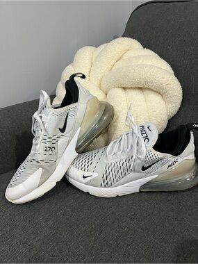 Nike Women's Air 270 Cushion Sneakers